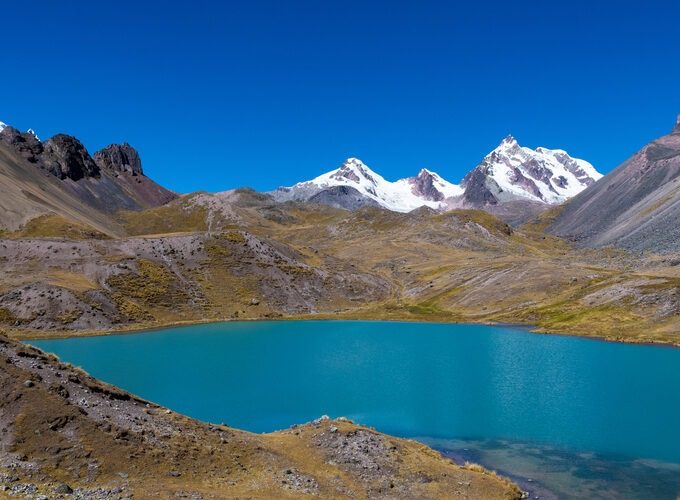 Trek Singrenacocha Lake in Cusco Full Day