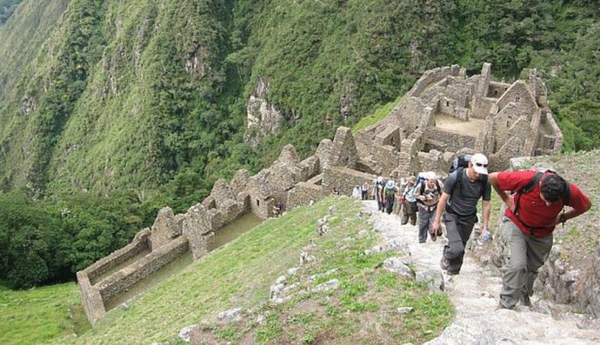 Short Inca trail to Machu Picchu 2 days